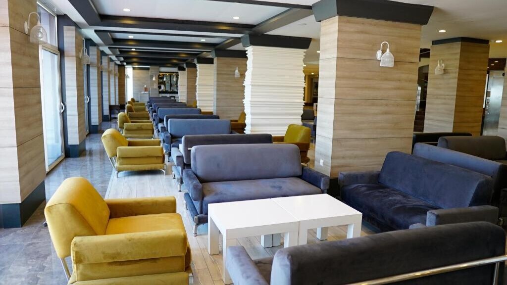 Clover Magic Seagate Hotel